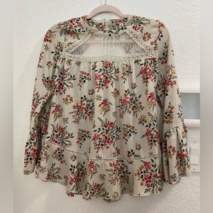 boutique floral beige blouse